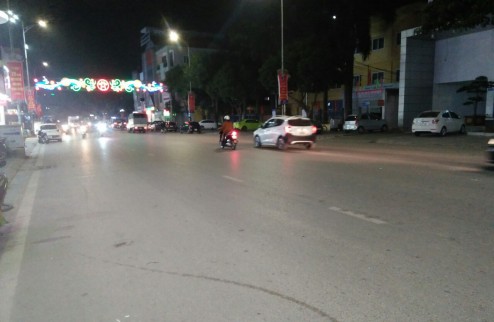 Bán nhà KINH DOANH mặt phố Cao Lỗ - Đông Anh 47m2, MT4.5m, giá 6.4 tỷ, 0836646314.